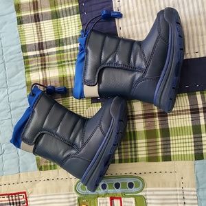 Lands End snow boots size 5